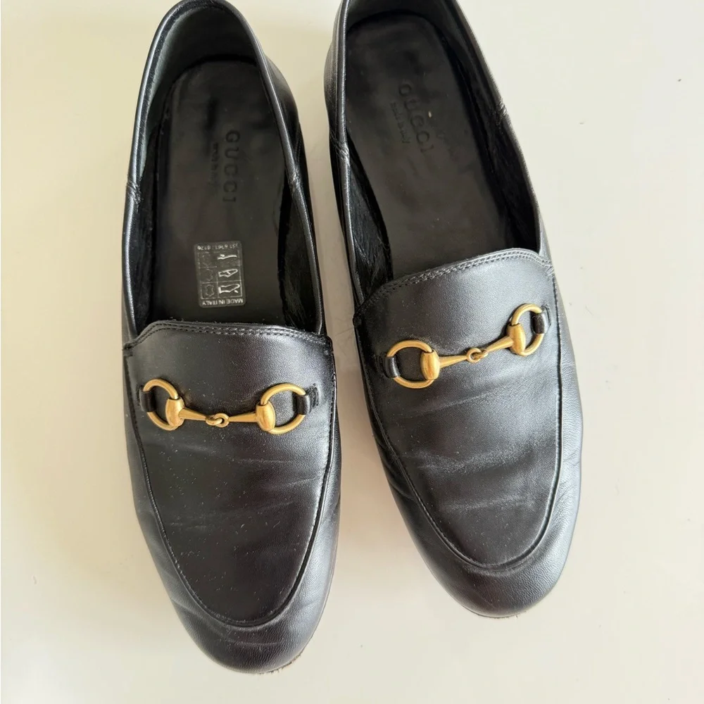 Gucci Black Leather Loafers with Gold Detail - Picture 5 of 9